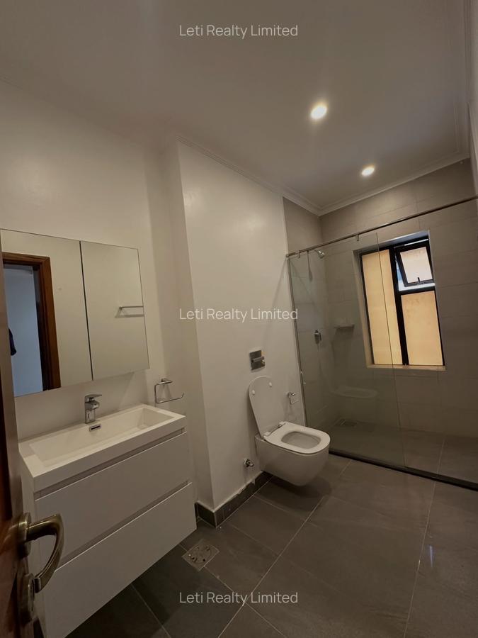 5 Bed Townhouse with En Suite in Kileleshwa - 13