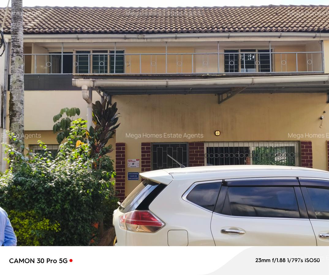 4 Bed Townhouse with En Suite at Sports Road - 11