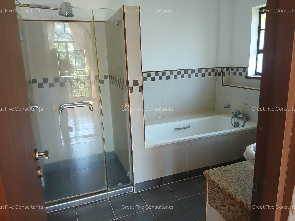 4 Bed Villa with En Suite in Runda - 10