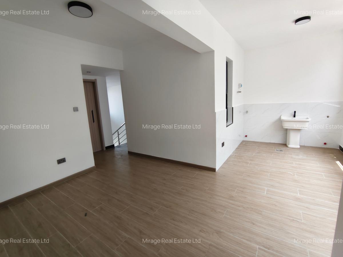 5 Bed Apartment with Swimming Pool in Kilimani - 12