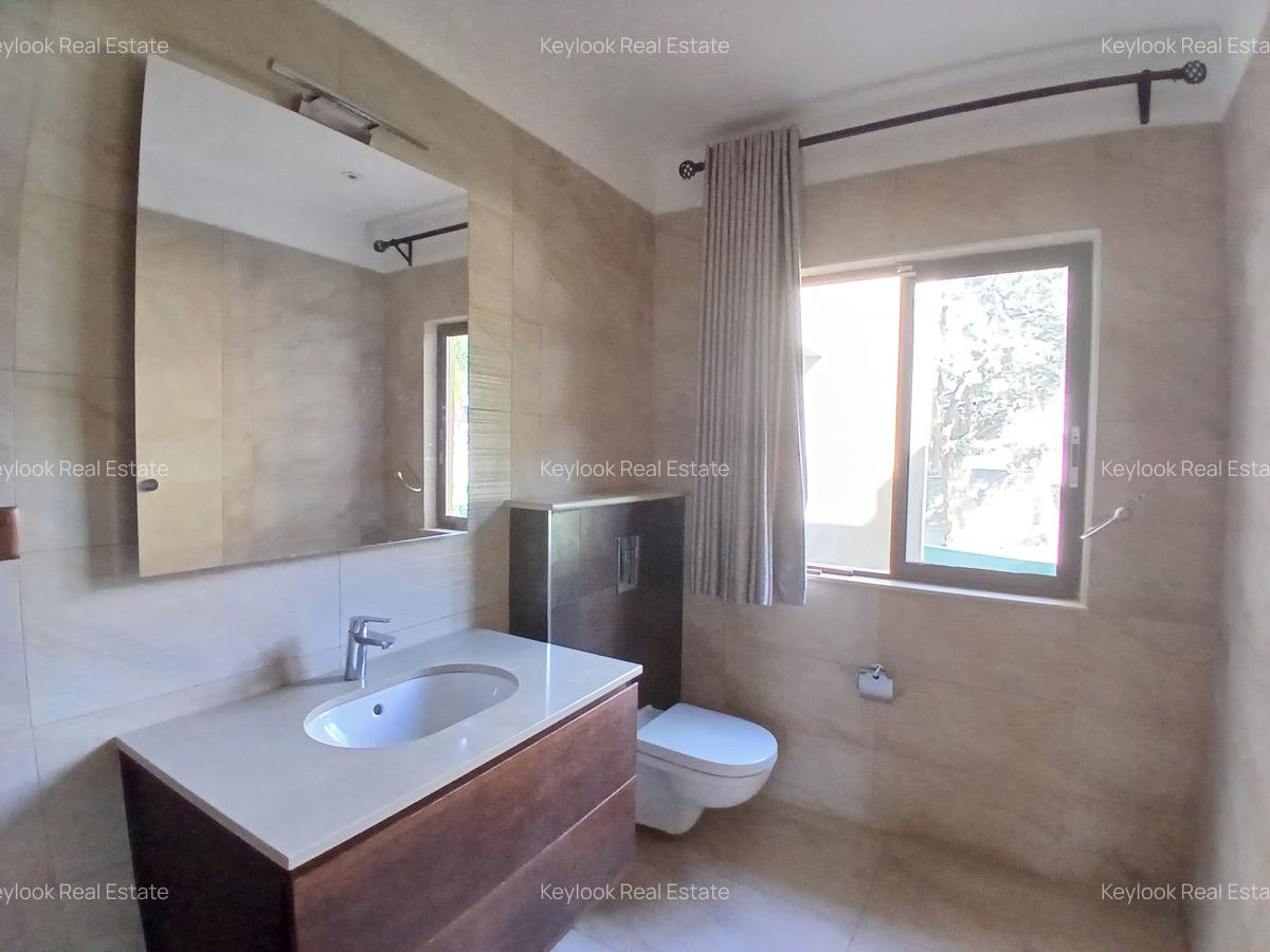 5 Bed Townhouse with En Suite at Lavington Green - 13