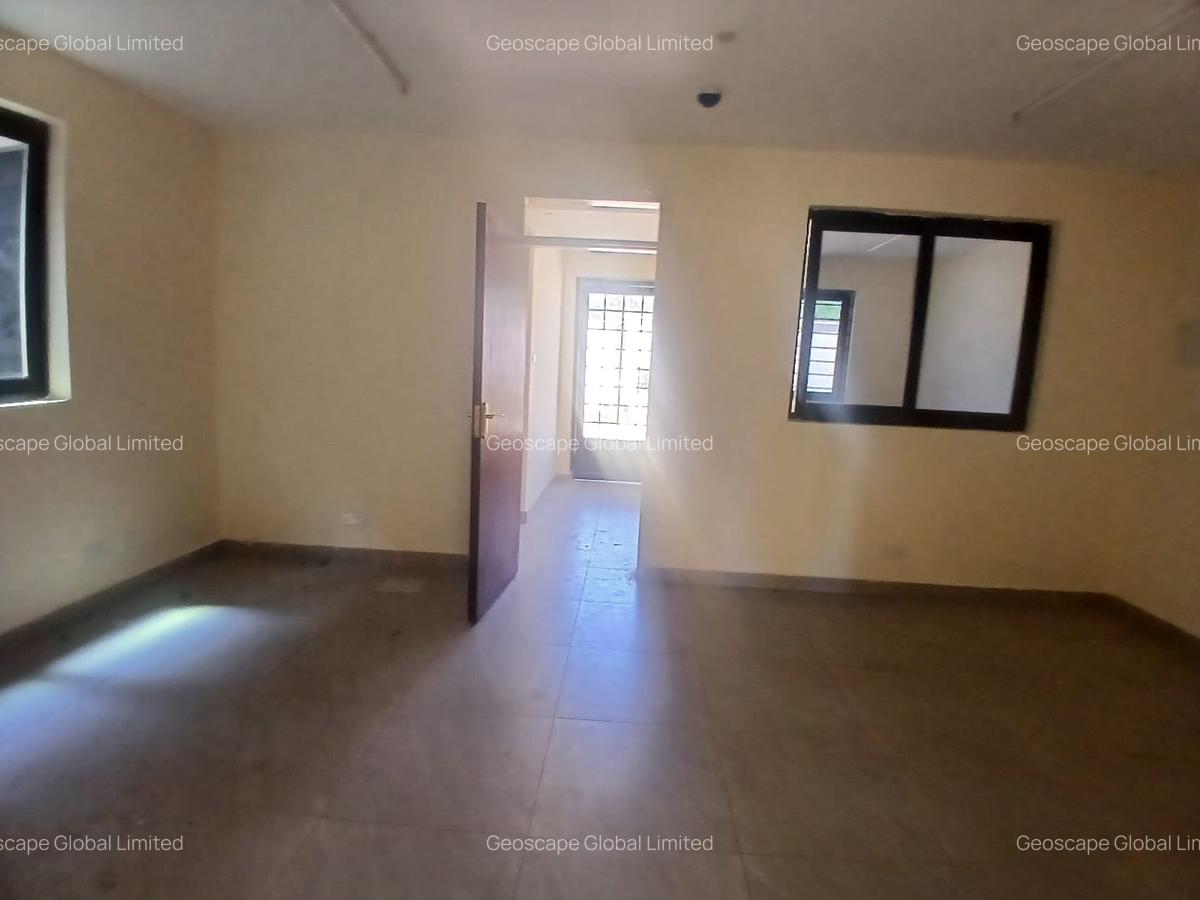 10,366 ft² Warehouse with Parking in Ruiru - 3