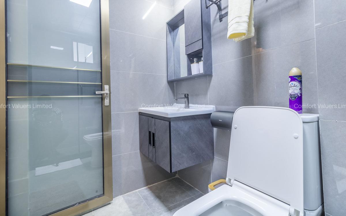 1 Bed Apartment with Gym at Riverside Drive - 5