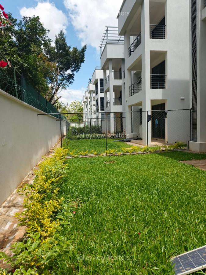 4 Bed Townhouse with En Suite at Lavington - 13