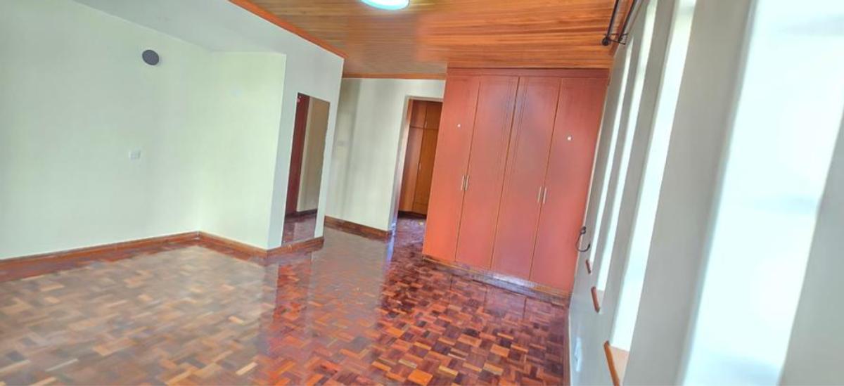 5 Bed Townhouse with En Suite in Lavington - 11