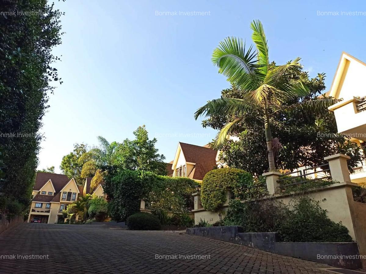 5 Bed Townhouse with En Suite at Maji Mazuri Estate - 2