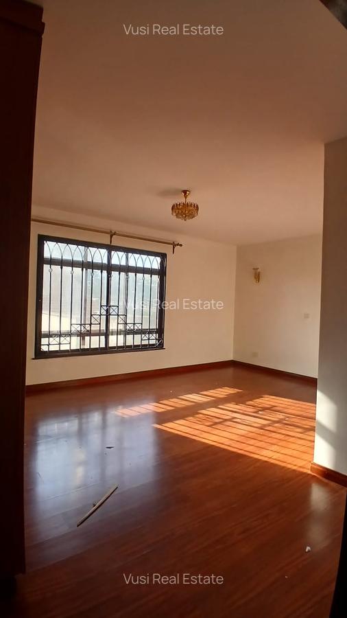 3 Bed Apartment with En Suite in Lavington - 10