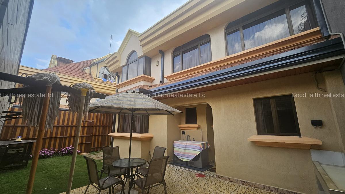 4 Bed House with En Suite in Runda - 2