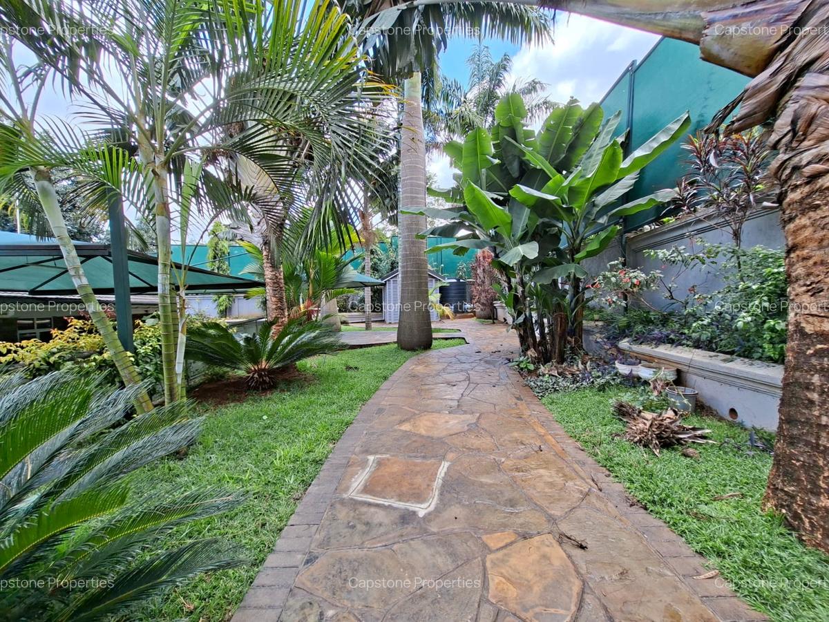 4 Bed House with En Suite in Runda - 2