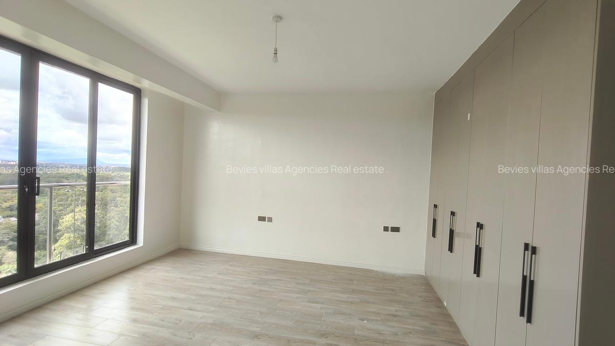 4 Bed Apartment with En Suite at Parklands - 9