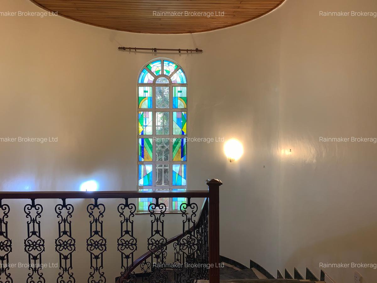 4 Bed House with En Suite at Crossroads - 5