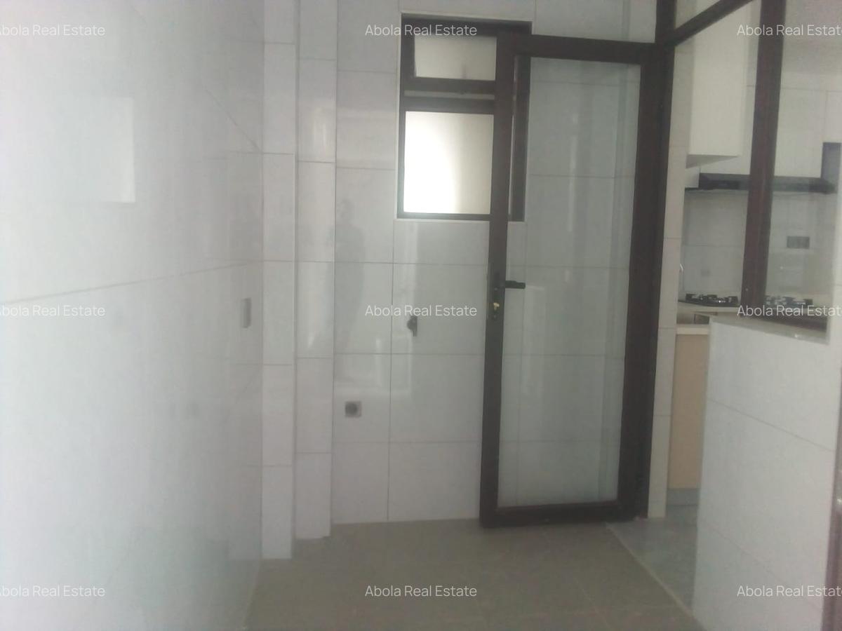 2 Bed Apartment with En Suite at Riverside Drive - 10