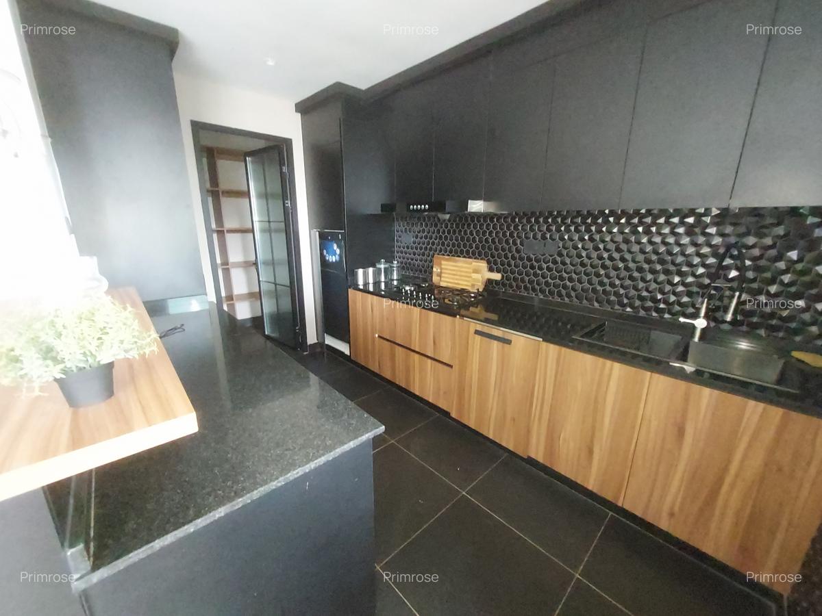 2 Bed Apartment with En Suite in Brookside - 4