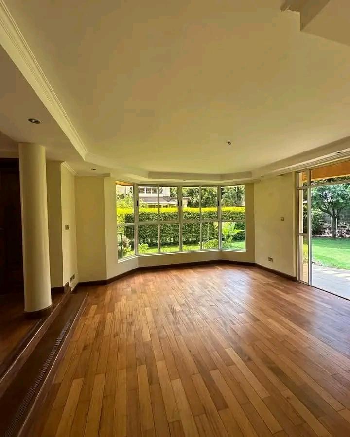 5 Bed Townhouse with En Suite at Lavington Green - 5