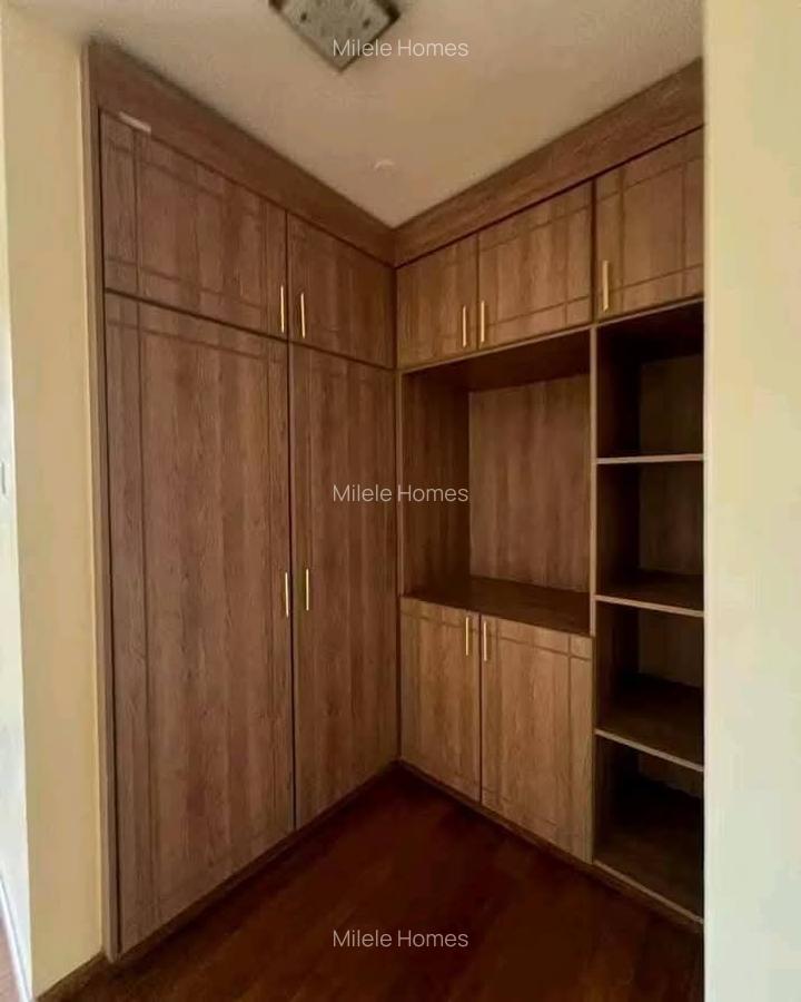 5 Bed Villa with En Suite in Lavington - 8