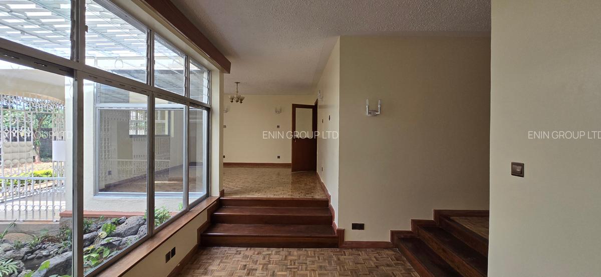 5 Bed House with En Suite at Nyari Central - 3