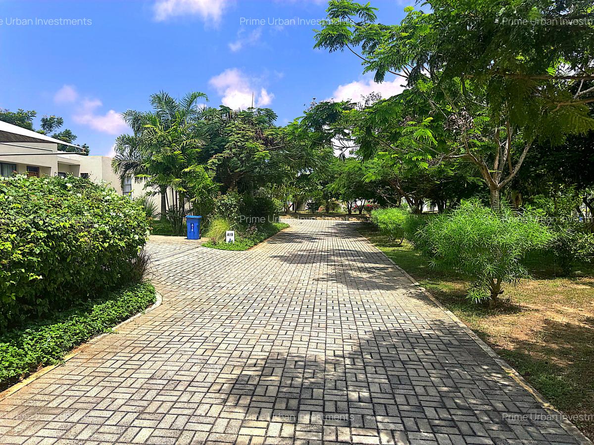 3 Bed Villa with En Suite at Awali Estate - 19