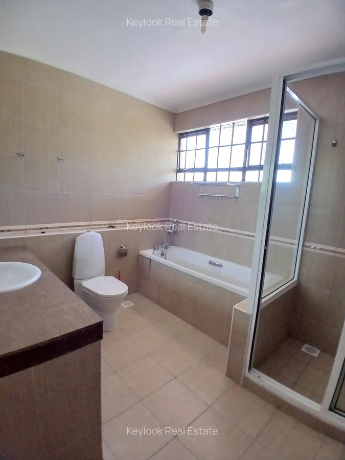 4 Bed Townhouse with En Suite at Lavington Green - 16
