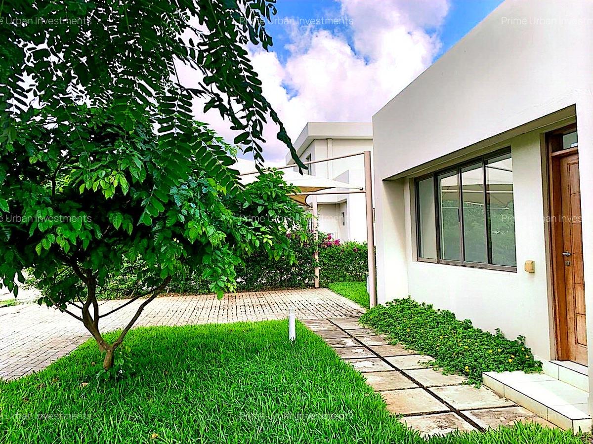3 Bed Villa with En Suite at Awali Estate - 18