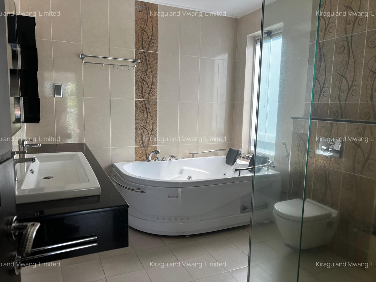 3 Bed House with En Suite at Riverside Pearl - 10