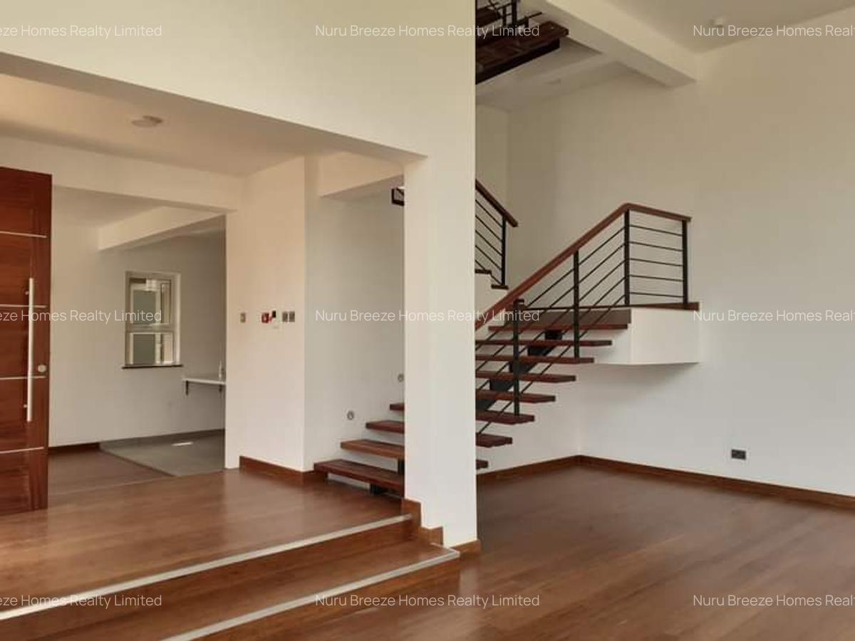 4 Bed Townhouse with En Suite in Lavington - 11