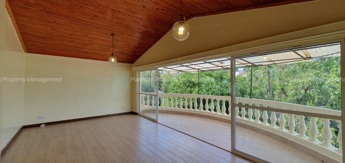 2 Bed Apartment with En Suite in Brookside - 2