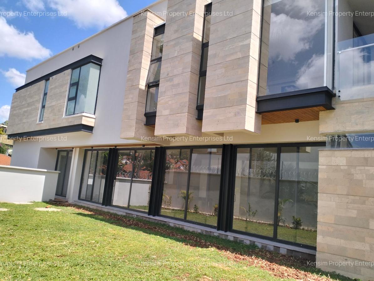 5 Bed Townhouse with En Suite in Westlands Area - 1