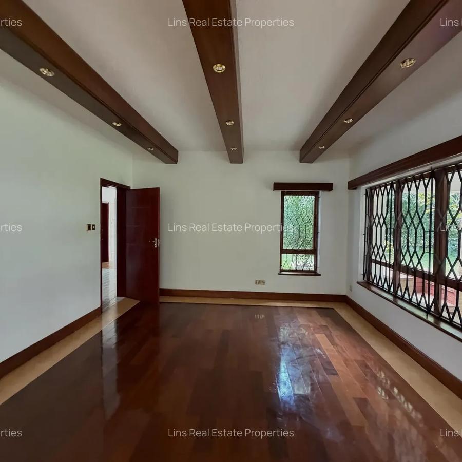 5 Bed Townhouse with En Suite in Runda - 5