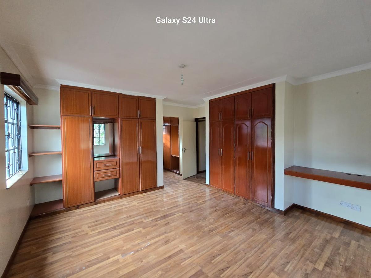 5 Bed House with En Suite at Westlands - 5