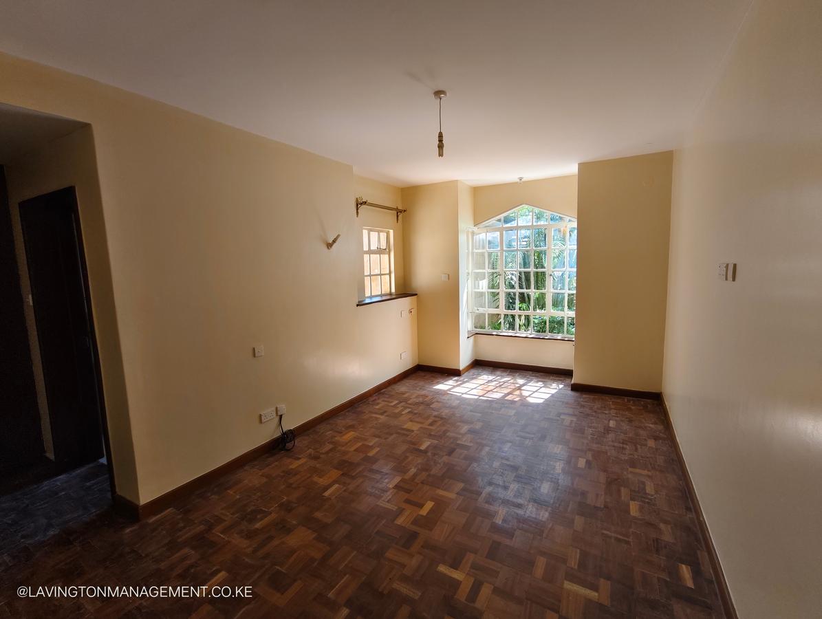 5 Bed Townhouse with En Suite at Lavington Green - 8