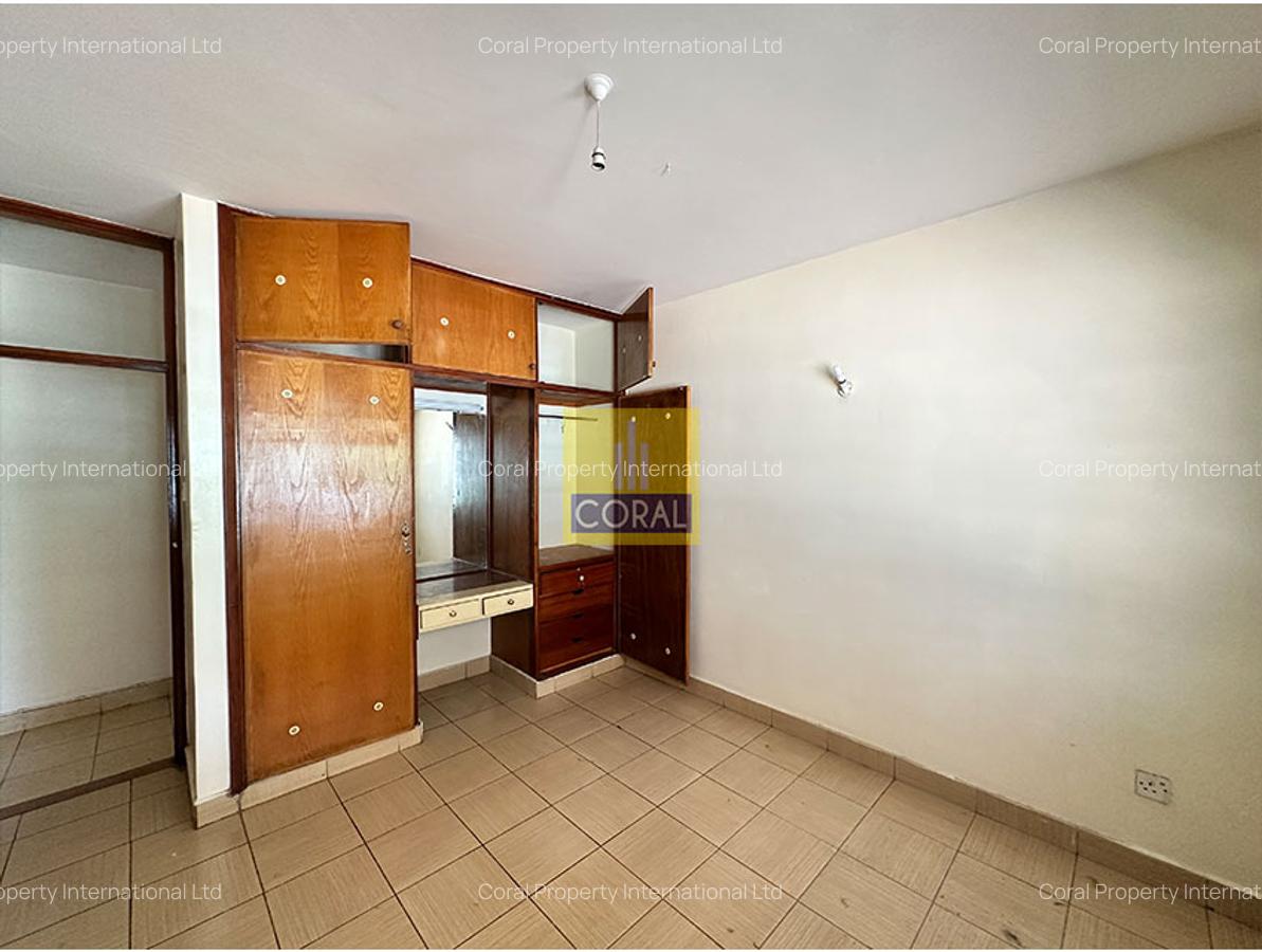 4 Bed Apartment in Parklands - 9