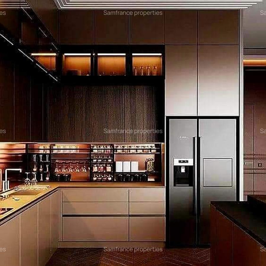 Serviced 2 Bed Apartment with En Suite at Links Road - 15