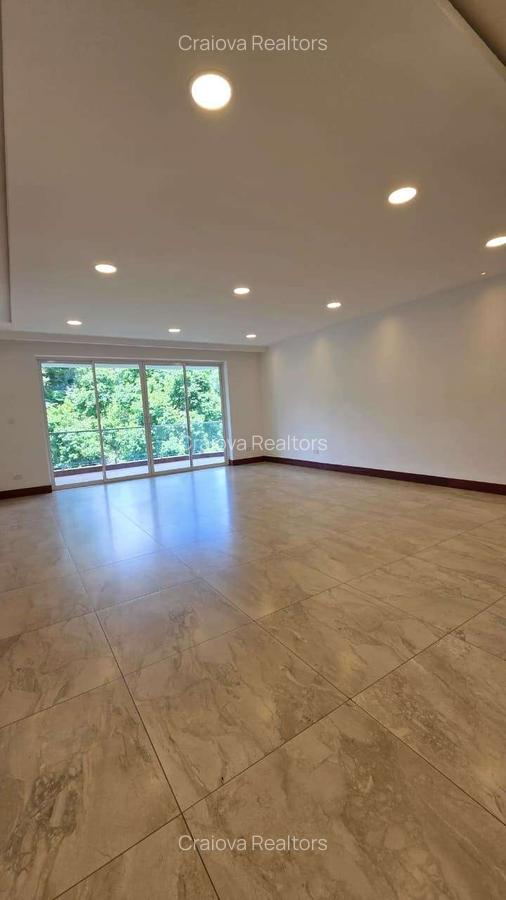 2 Bed Apartment with En Suite at City Drive - 2