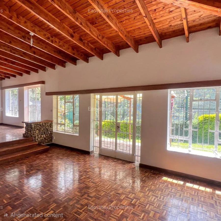 4 Bed Townhouse with En Suite in Riverside - 2