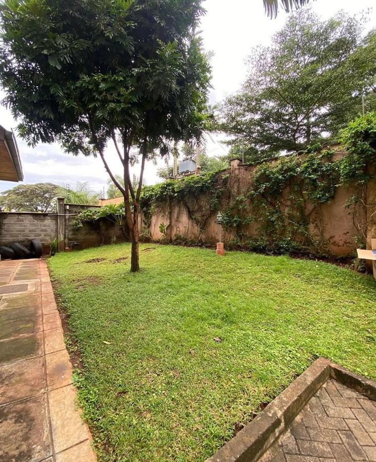 5 Bed Townhouse with En Suite in Lavington - 10