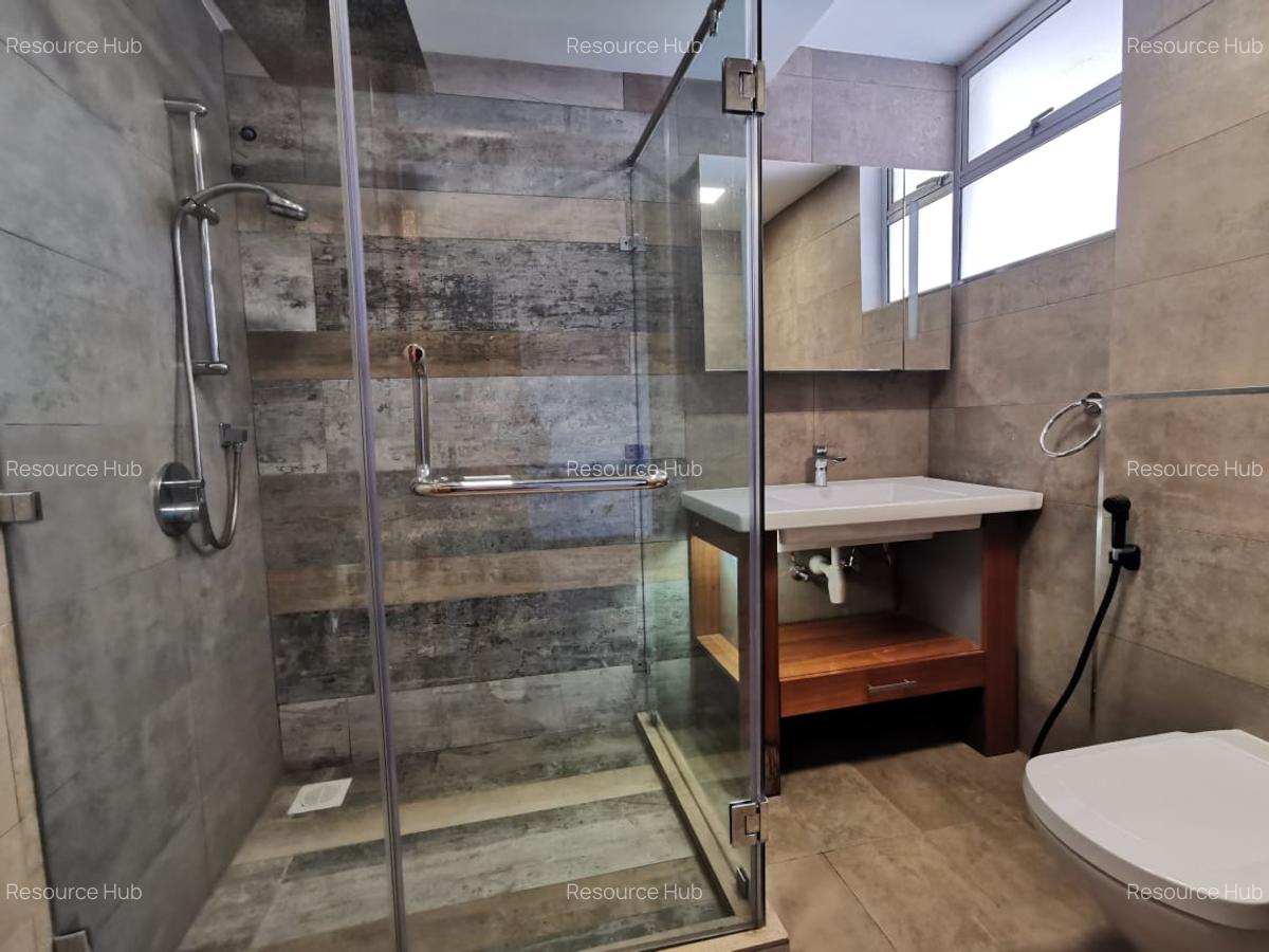 4 Bed Townhouse with En Suite at Off Brook House Drive - 12