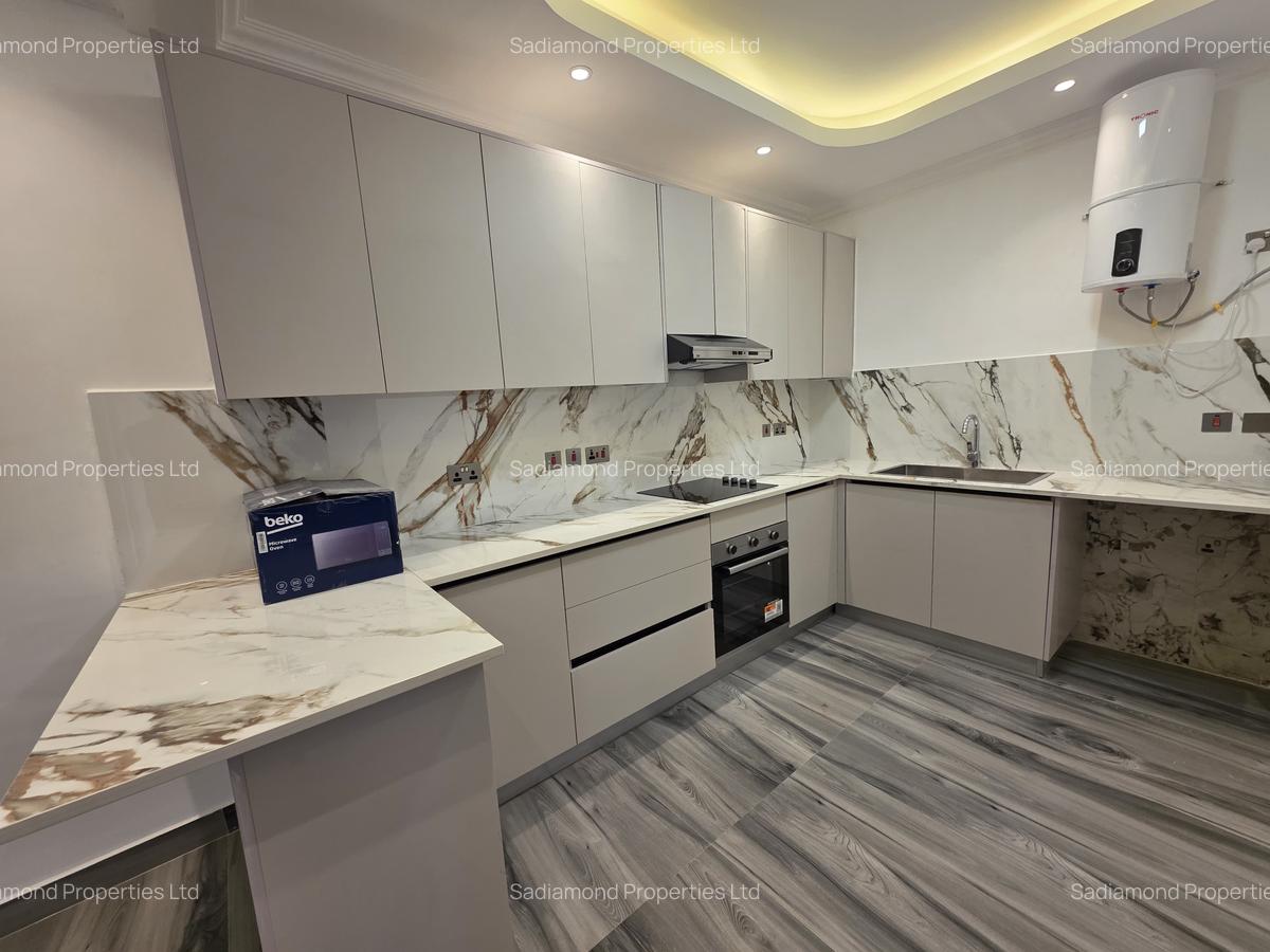 2 Bed Apartment with En Suite in Brookside - 1