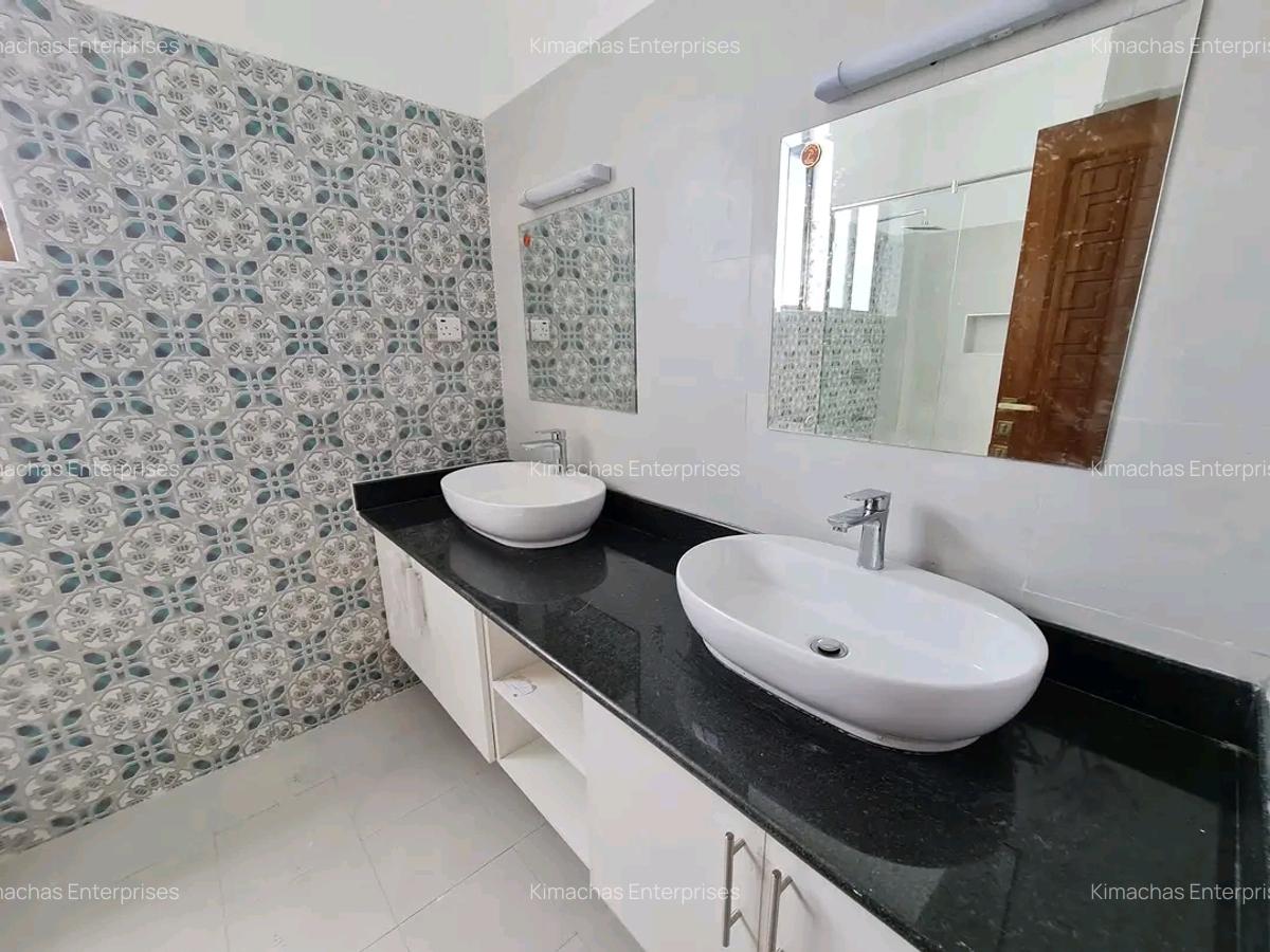3 Bed Apartment with En Suite at Kasuku Road - 9