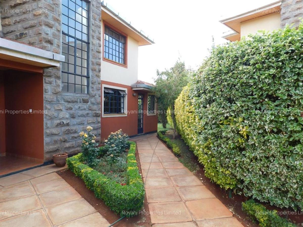 4 Bed House with En Suite at Fourways Junction Estate - 18