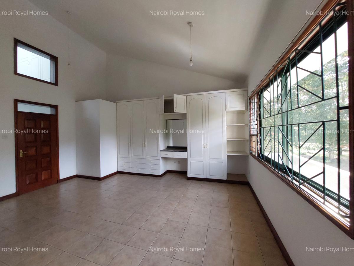 4 Bed Townhouse with En Suite at Gem Lane - 10