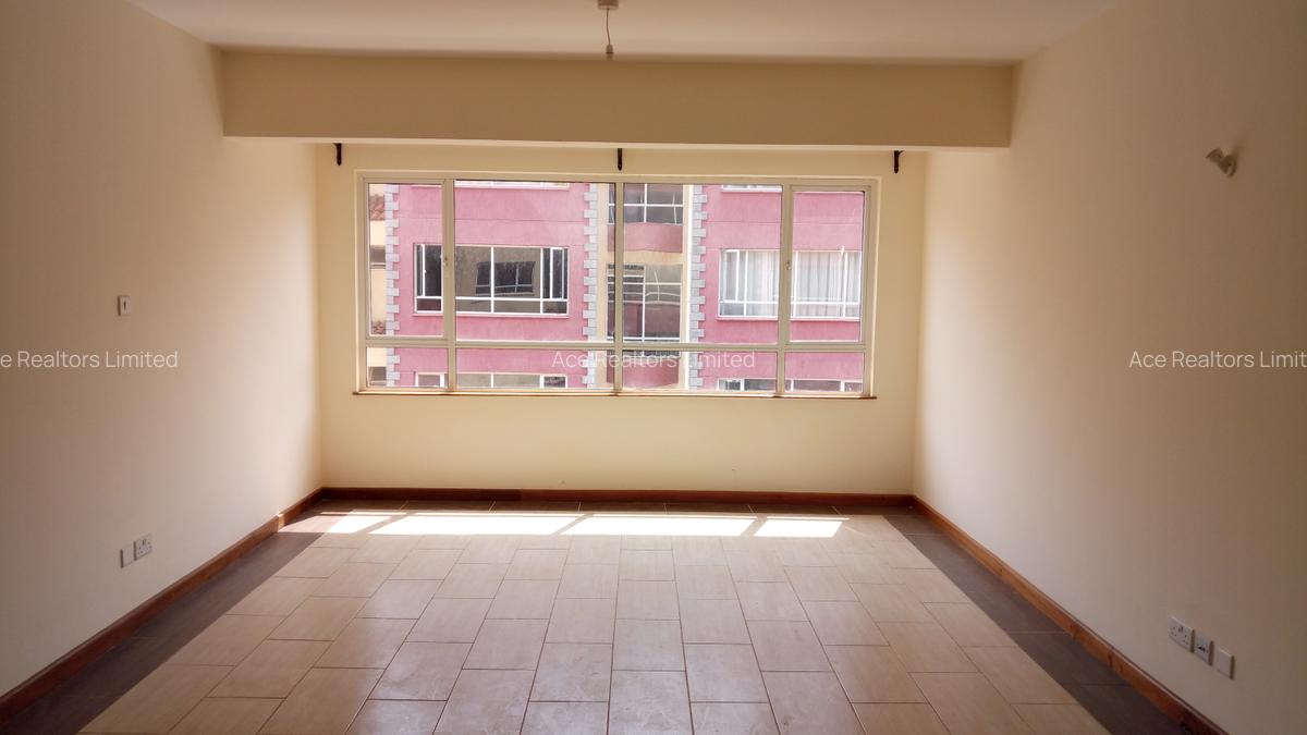 3 Bed Apartment with En Suite at City Park - 2