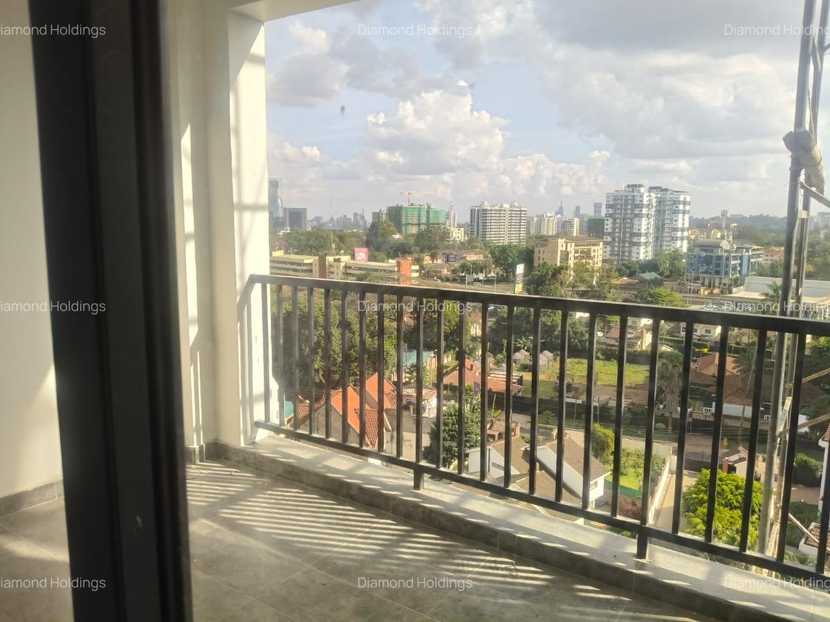 Serviced 2 Bed Apartment with En Suite at Brookside - 1