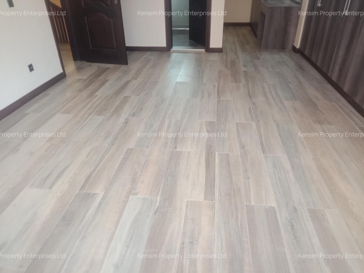 5 Bed Townhouse with En Suite in Lavington - 4