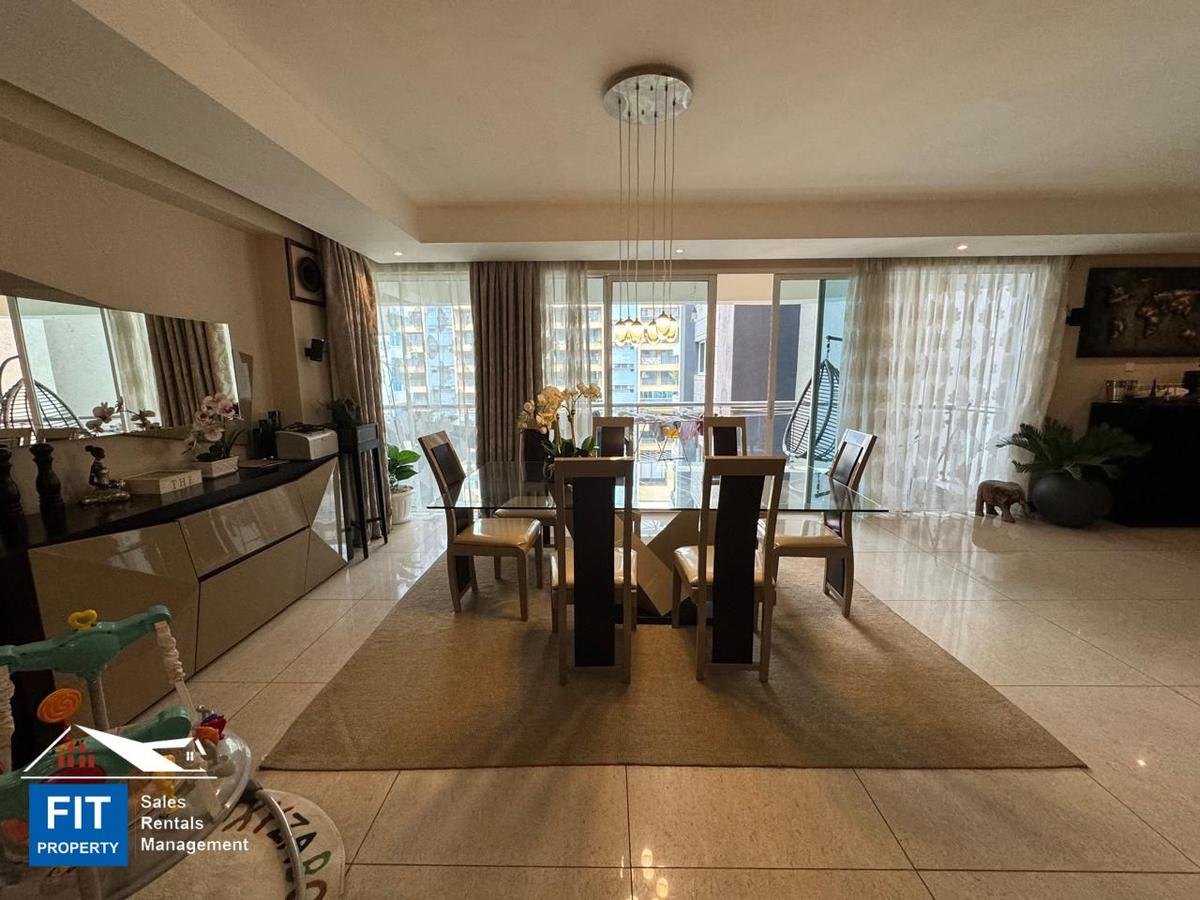 3 Bed Apartment with En Suite at Riverside Drive - 3