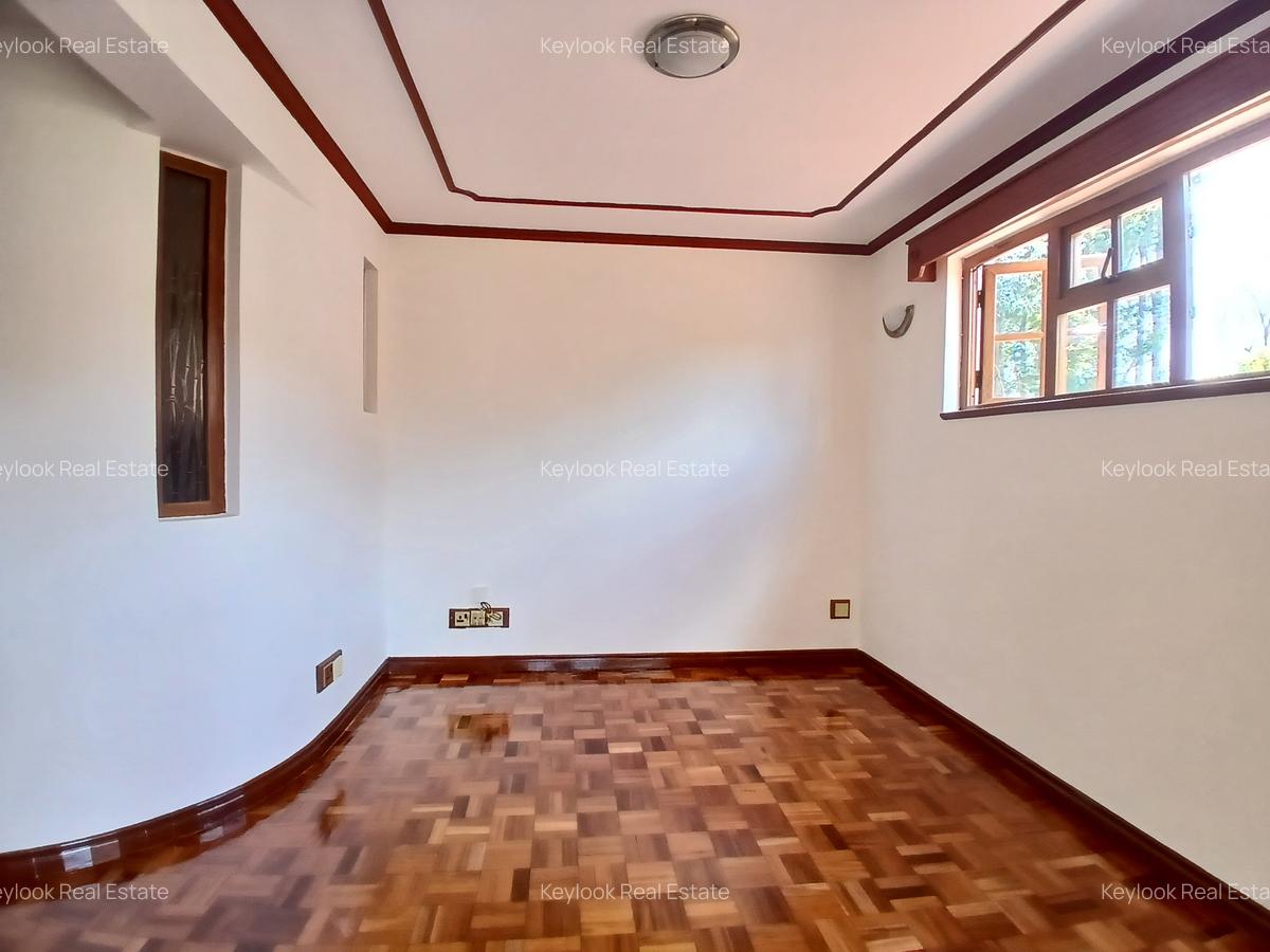 4 Bed Townhouse with En Suite at Lavington Green - 8