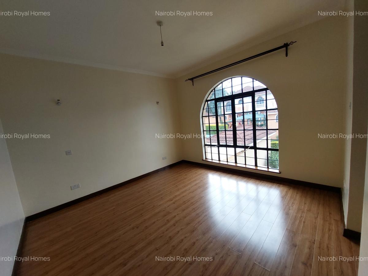 4 Bed House with En Suite at Meadows - 19