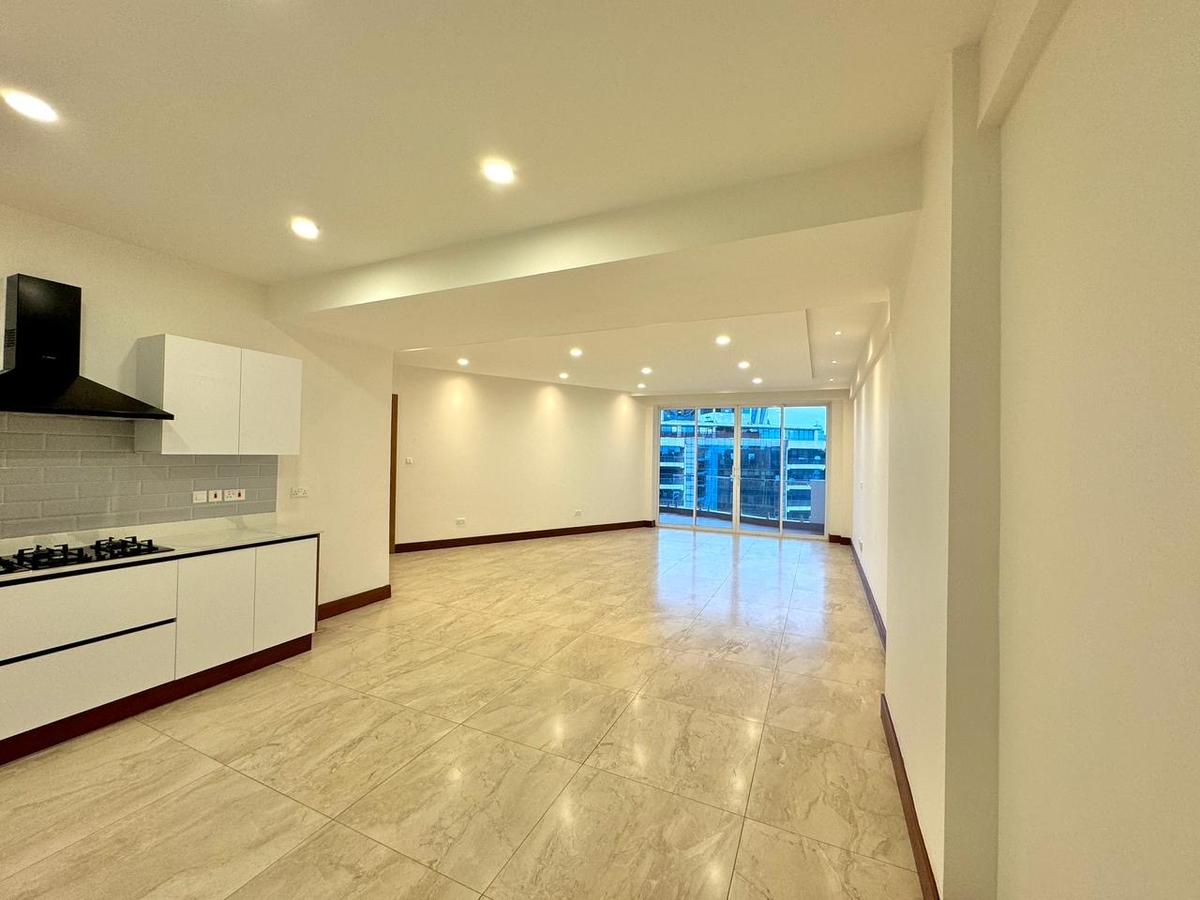 3 bed apartment with en suite in parklands