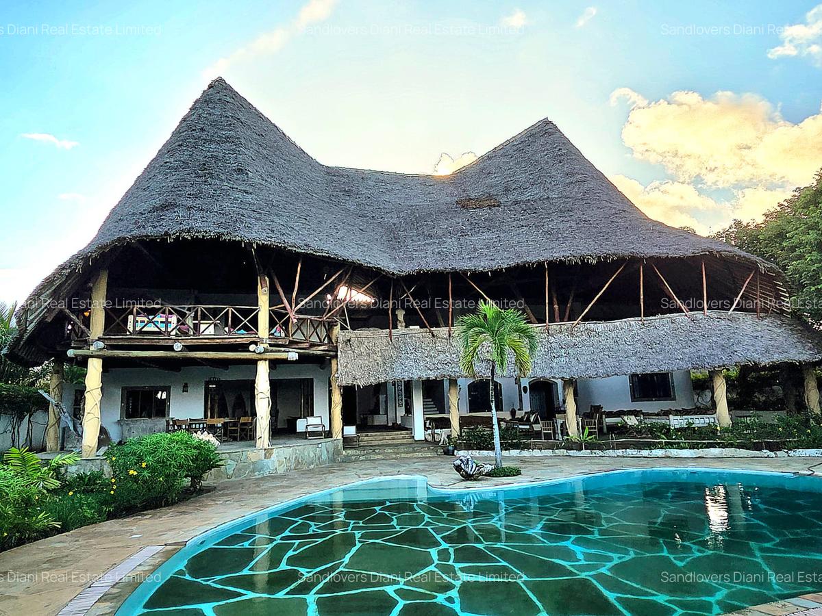 6 Bed Villa with En Suite in Diani - 2