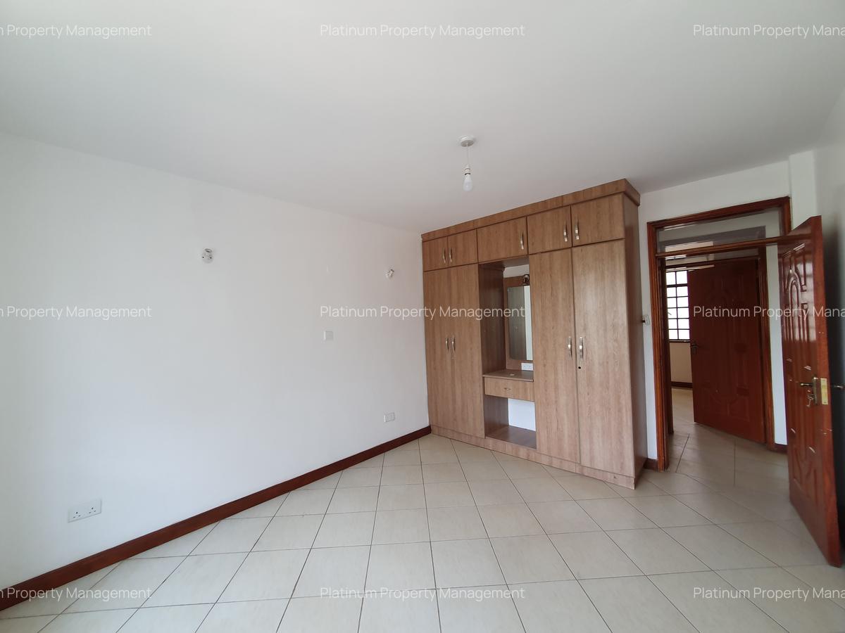 4 Bed Apartment with En Suite in General Mathenge - 14