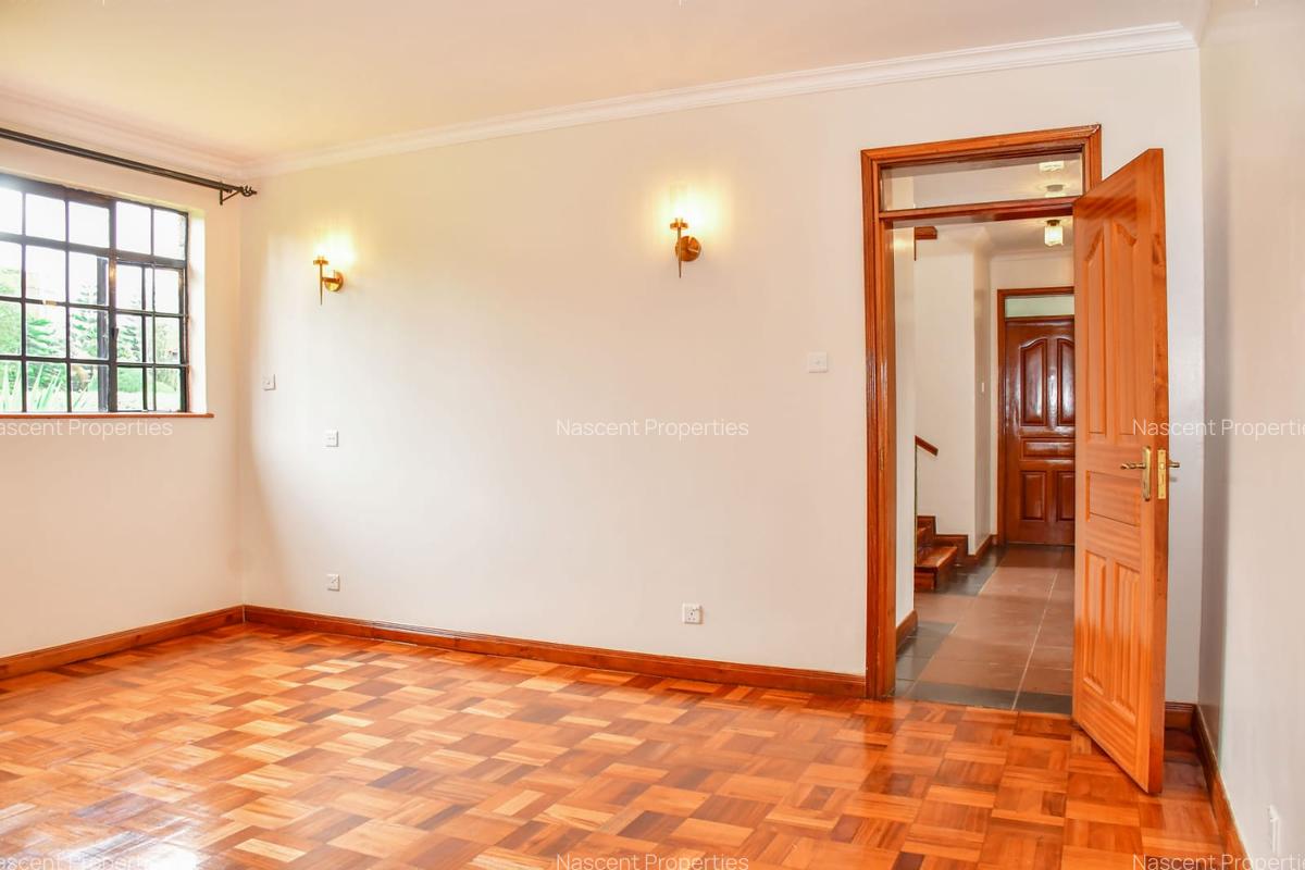 4 Bed House with En Suite in Runda - 10